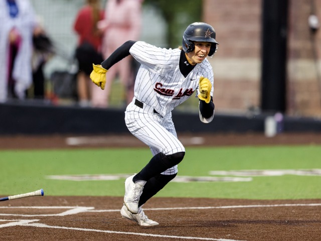 Volleyball District Begins with a Top 25 Match-up