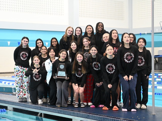 Tennis takes on DISTRICT