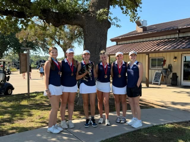 SWINGING TO THE PODIUM! 