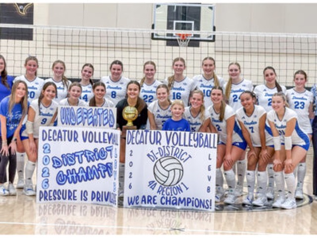 Decatur powers past Eastern Hills, earns bi-district crown