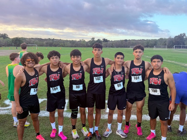 Boys XC Qualifies for Regionals