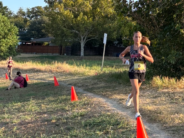 Lady Eagles XC Takes 6th at 41st Luke's Locker Greenhill Relays