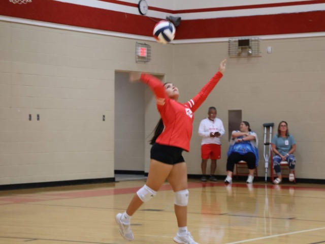 Freshman Volleyball Falls in District Opener