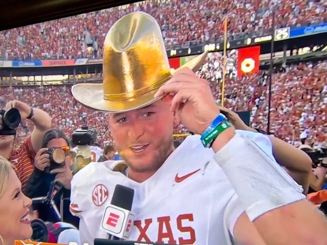 Carroll Alum Quinn Ewers says Howdy, Ma'am to ESPN and Holly Rowe with his Golden Hat