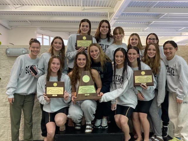 Lady Dragons win Regional championship while the Dragons advance to state in Swim/Dive