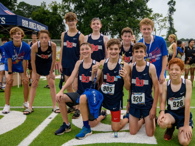 XC Hosts Friendly First Chance 2.1 Mile Race