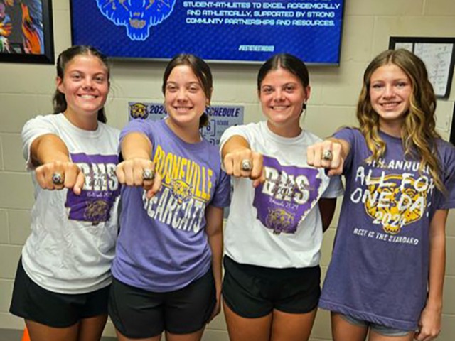 Championship Relay Team Receives Rings