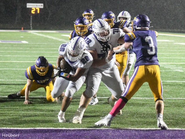 Bearcats Splash Way To Two Seed