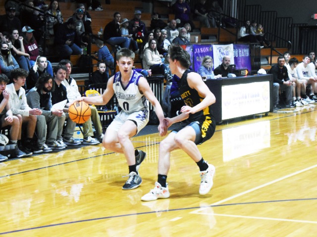 Bearcats Stumble Against Hornets Saturday