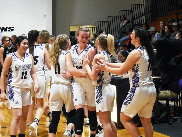 Garrett Puts On Shooting Clinic; Lady Bearcats 17-0