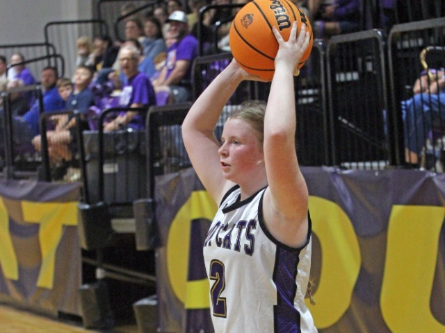 Junior High Teams Survive 2 Point Games In Cedarville