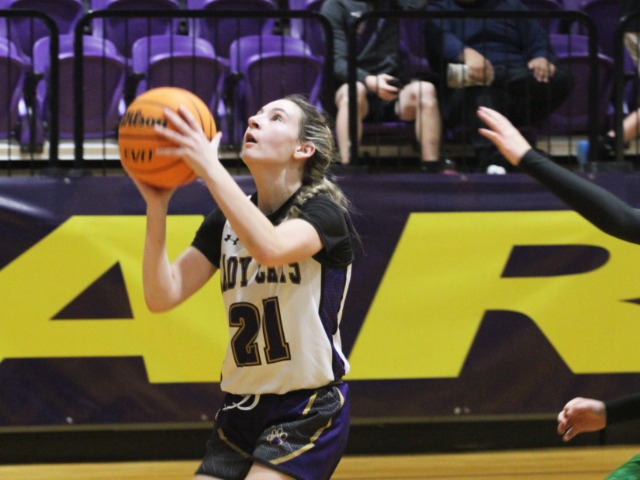 Warren, Bearcats Win Bearcat Relays