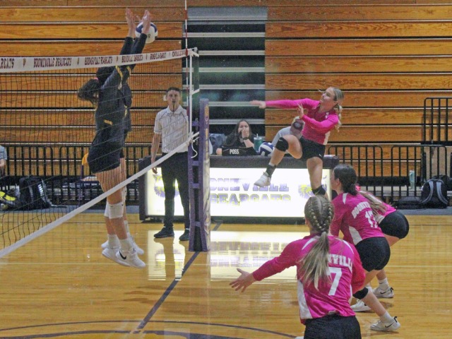 Bearcat Volleyball Took On Hackett Last Night