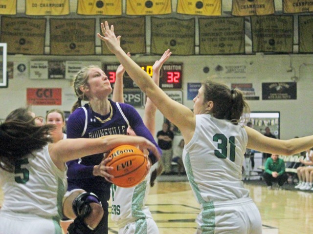 Swint Scores 20 In Final Game