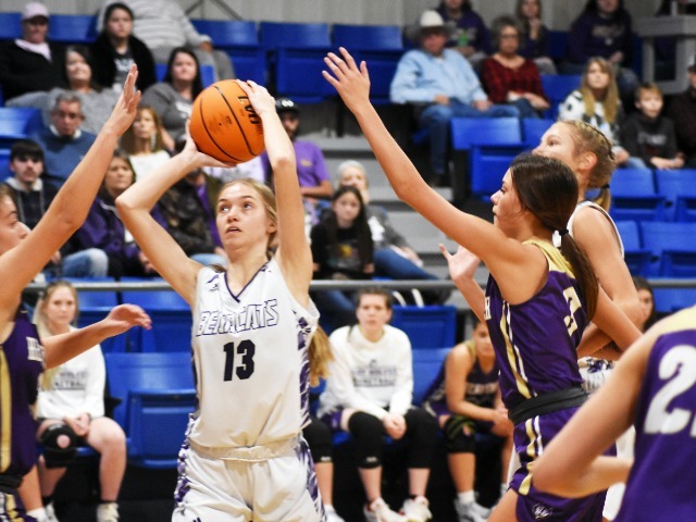 Lady Bearcats Reach Battle Finals
