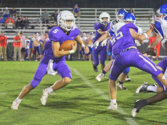 Haller, Posey Reach End Zone Against Cedarville