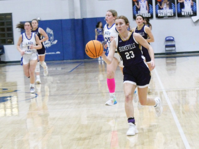 Lady Bearcats Get Conference Win In Paris