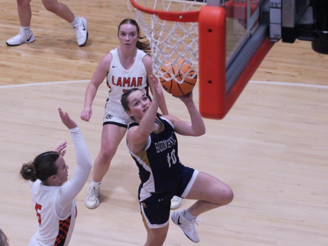 Lamar Pulls Away From Lady Bearcats Down The Stretch