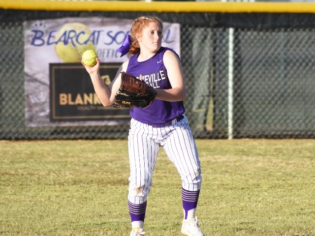 Lady Bearcats  Win Raymond Turner Memorial