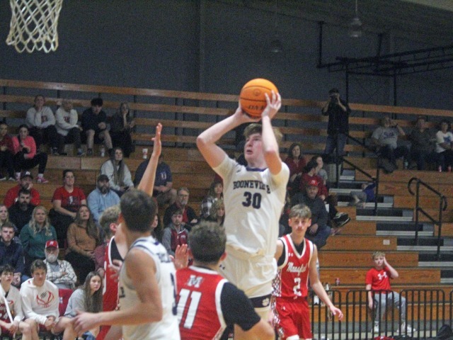 Bearcats Toss Mansfield In Home Opener