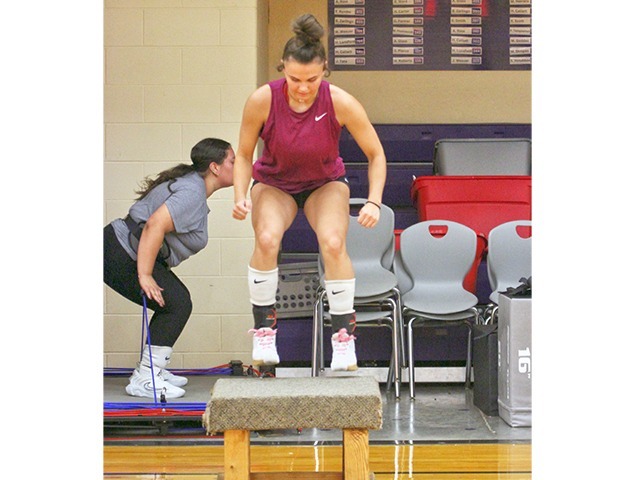 Lady Bearcats Fall In Classic Semifinals