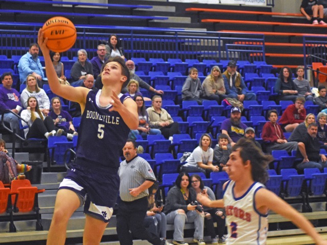 Bearcats Get Past Two Rivers, 46-43
