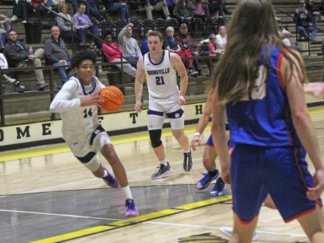 Bearcats Get Offensive On Way To District Finals