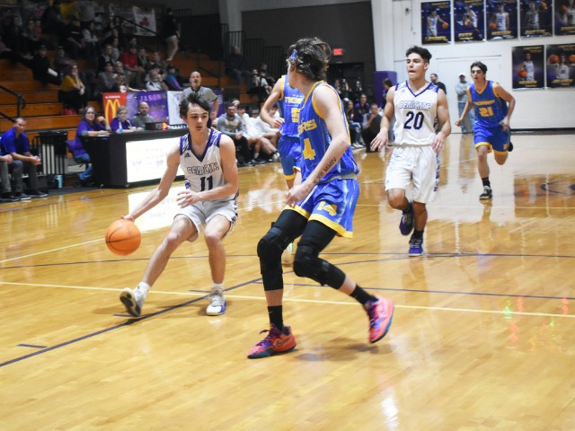 Bearcats Suffer First Loss In Tournament Finals