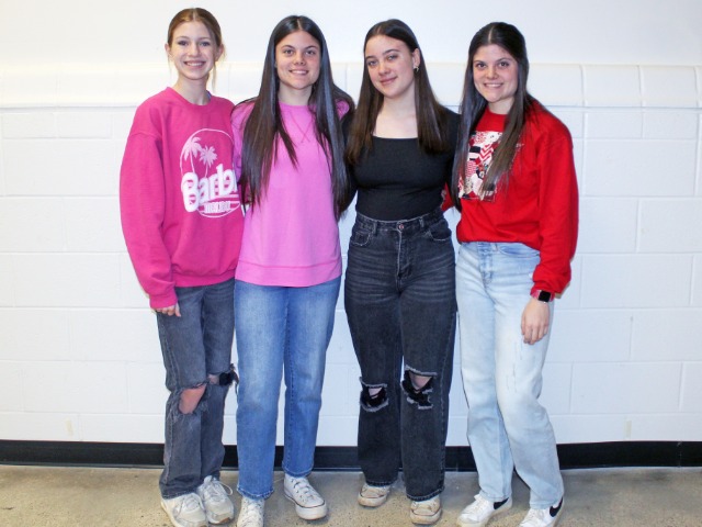 Lady Bearcat Relay Team Claims 3A Indoor Title, Team Takes Fourth In Meet