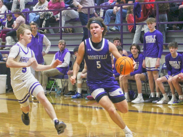 Harrel Leads Bearcats To Win In Lavaca