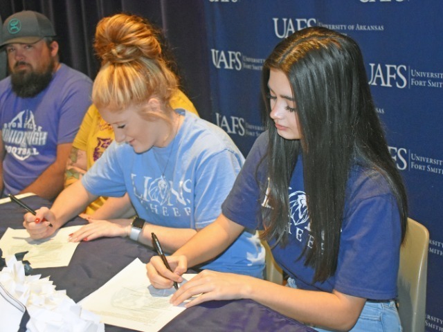 Cheer Cats McMaster, Reid Sign With UAFS