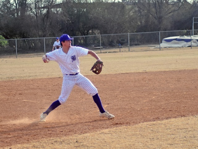 Bearcats Pound Out 17 Hits, Beat Lamar 16-6