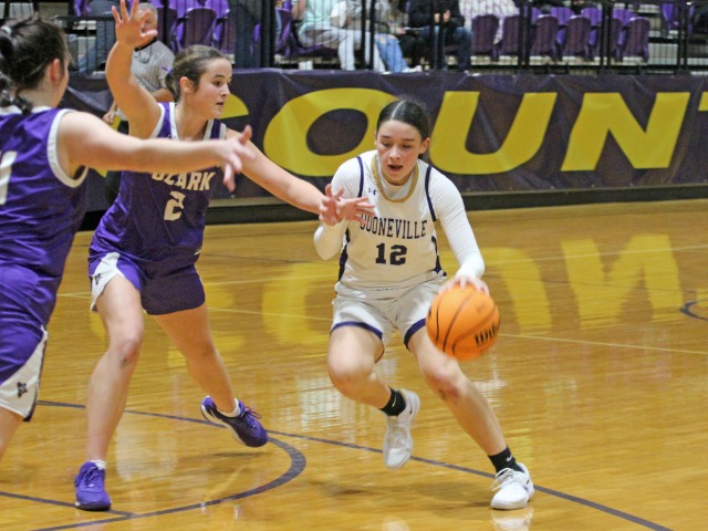 Lady Bearcats Win In Hackett Friday