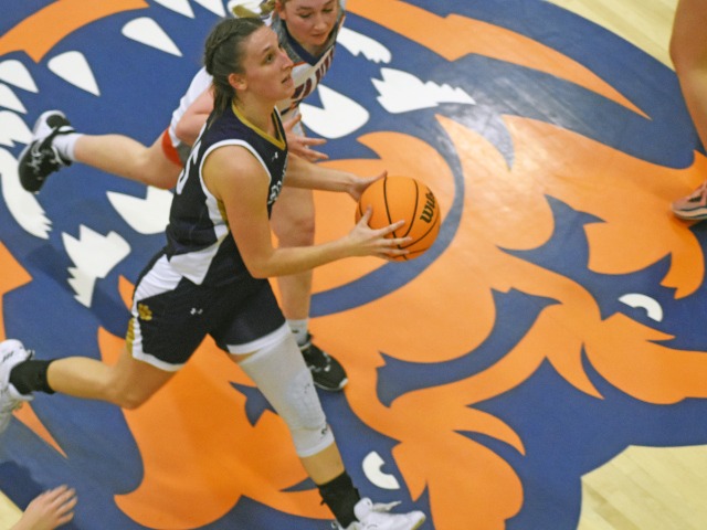 Kent, Lady Bearcats Win 20th Straight Conference Game