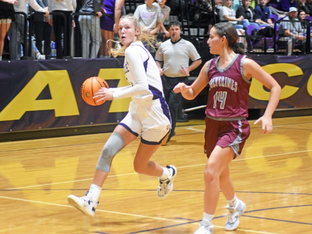 Lady Bearcats Pull Away With 18-0 Run