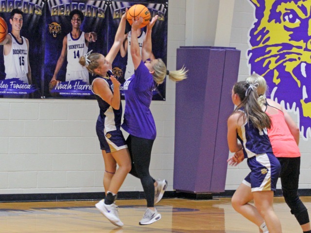 Lady Bearcats Top Alumni Behind Taylor's 25 Points
