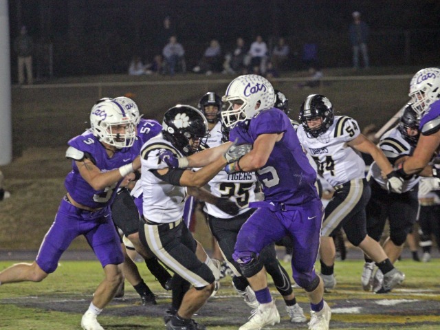 Warren Runs For 301, 4 Touchdowns In Win Over Tigers