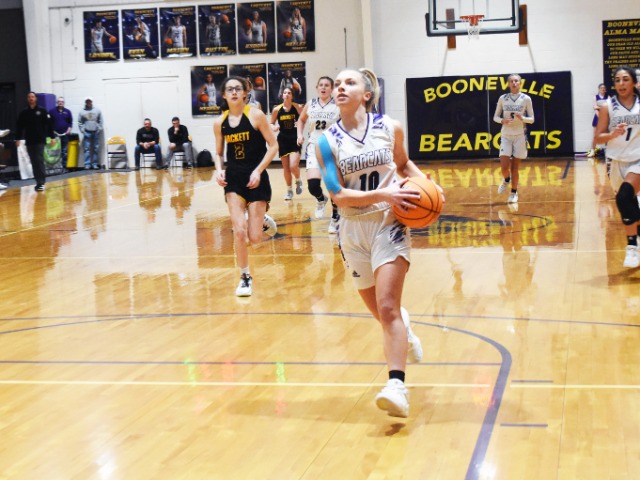 Lady Bearcats Dominate, Clinch Title Saturday