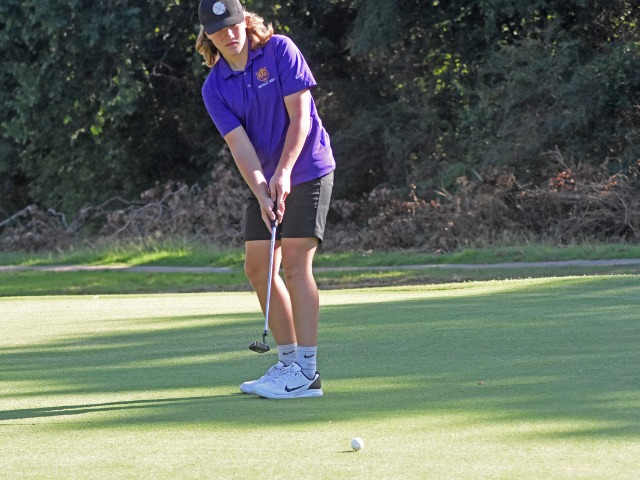 Lady Bearcats Make Golf Debut