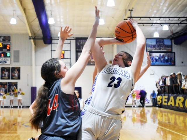 Lady Bearcats Pull Away From Waldron