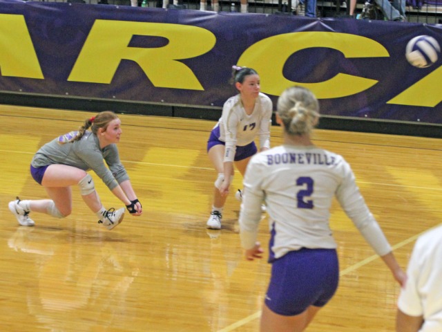 Downs, Bearcats Dig Way Into Semifinals, Regional Berth