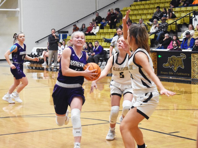 Lady Bearcats Keep Rolling