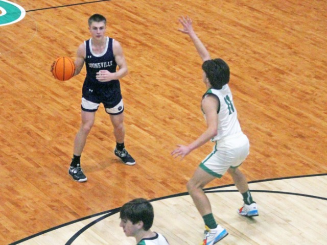 Bearcats Fall On Late 3