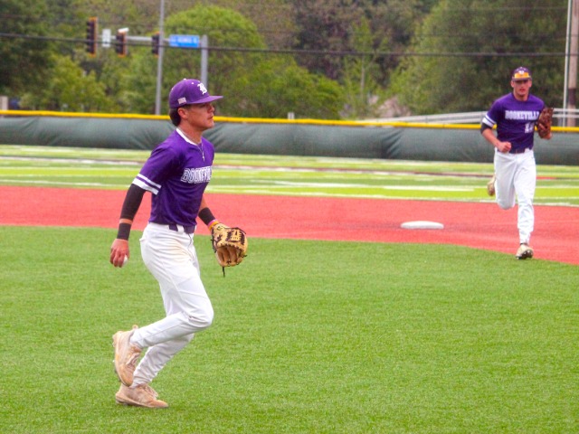 Bearcats Fall At Hunts Park Wednesday