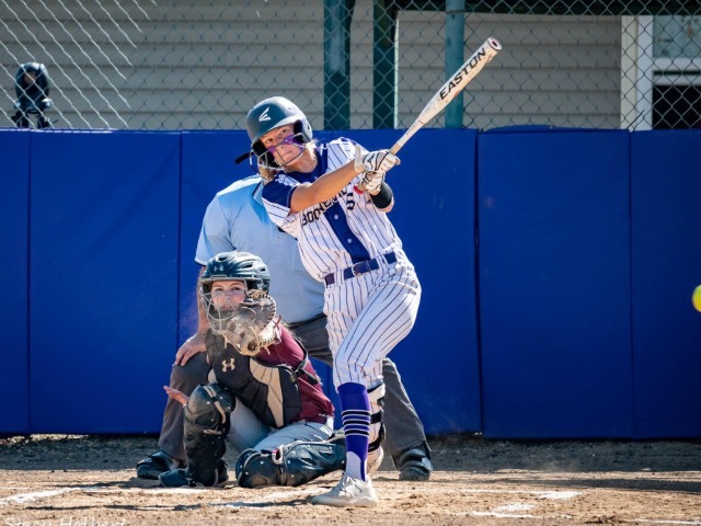 Franklin Hits 4th Homer, Swint Has 4 Hits, Smith Scores 4 Times