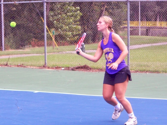 Lady Bearcat Tennis Still Dominating