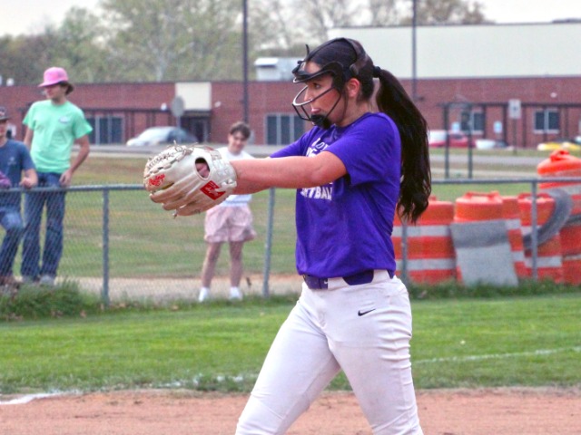Lady Bearcats Outhit Lavaca, But Kept Off Scoreboard In Loss