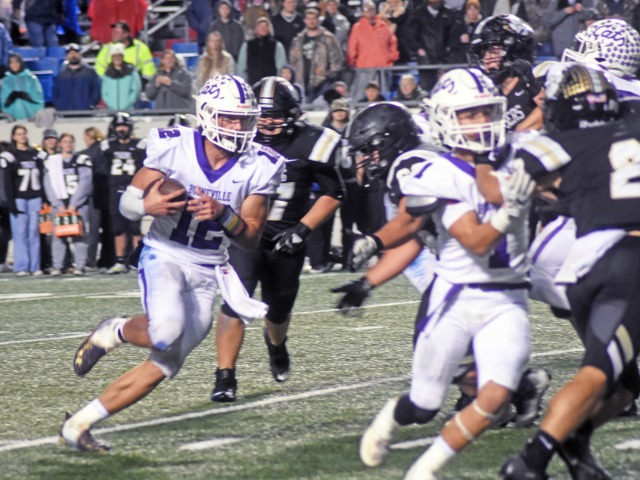 Seniors Close Out Career At War Memorial