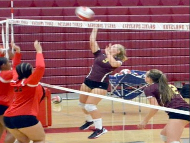 Whitney has little trouble defeating Antelope 3-0