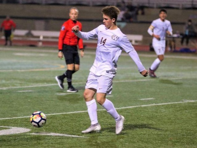 Wildcat sophomore erupts in playoff opener
